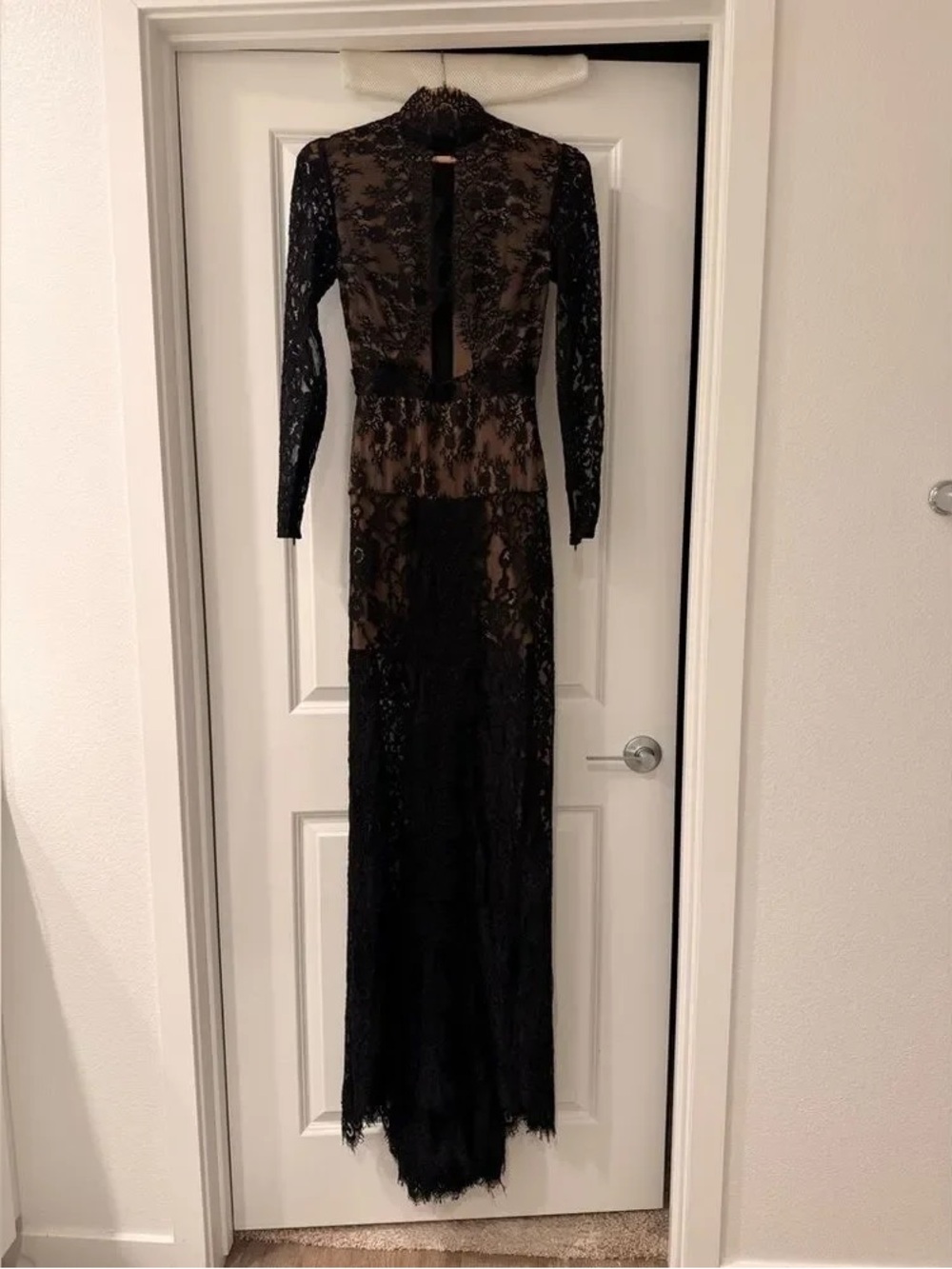 Black Lace Cutout Evening Gown - Picture 5 of 12